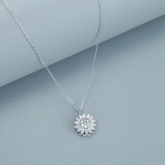 Stainless Steel Rotating Sunflower Pendant Necklace for Women
