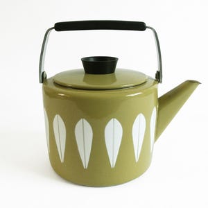 Cathrineholm Lotus Teapot, Olive Green Enamelware Kettle