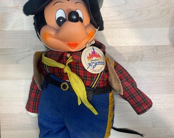 17" vintage USA Mickey Mouse poupée en peluche jeune cow-boy de l'époque Disneyland avec chapeau.