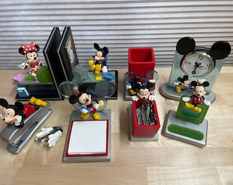 Seltenes Mickey Mouse Schreibtischset aus den 1990er Jahren Komplett und in ausgezeichnetem Zustand.