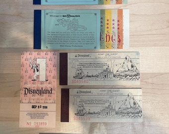 Lot de carnets de billets vintage Disney World, Disneyland et Magic Years Club.