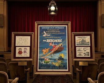 Póster original de 1977 de la película de Walt Disney, Los Rescatadores, plegado. Medidas: 27 x 41 pulgadas. Presenta un pequeño agujero en el centro.