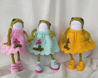 Cute crochet frog, Froggie's dress, green frog knitted, amigurumi frog with clothes, finished toy, Gift for christmas, Gift for birthday