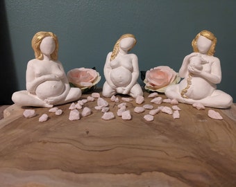 Statuette ornement décoration dorée femme enceinte/enfantement/rencontre