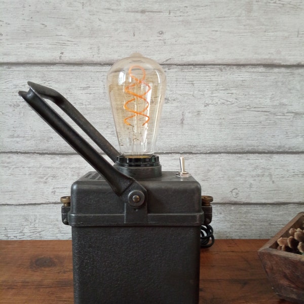 ancienne lampe WONDER type "TIFON"