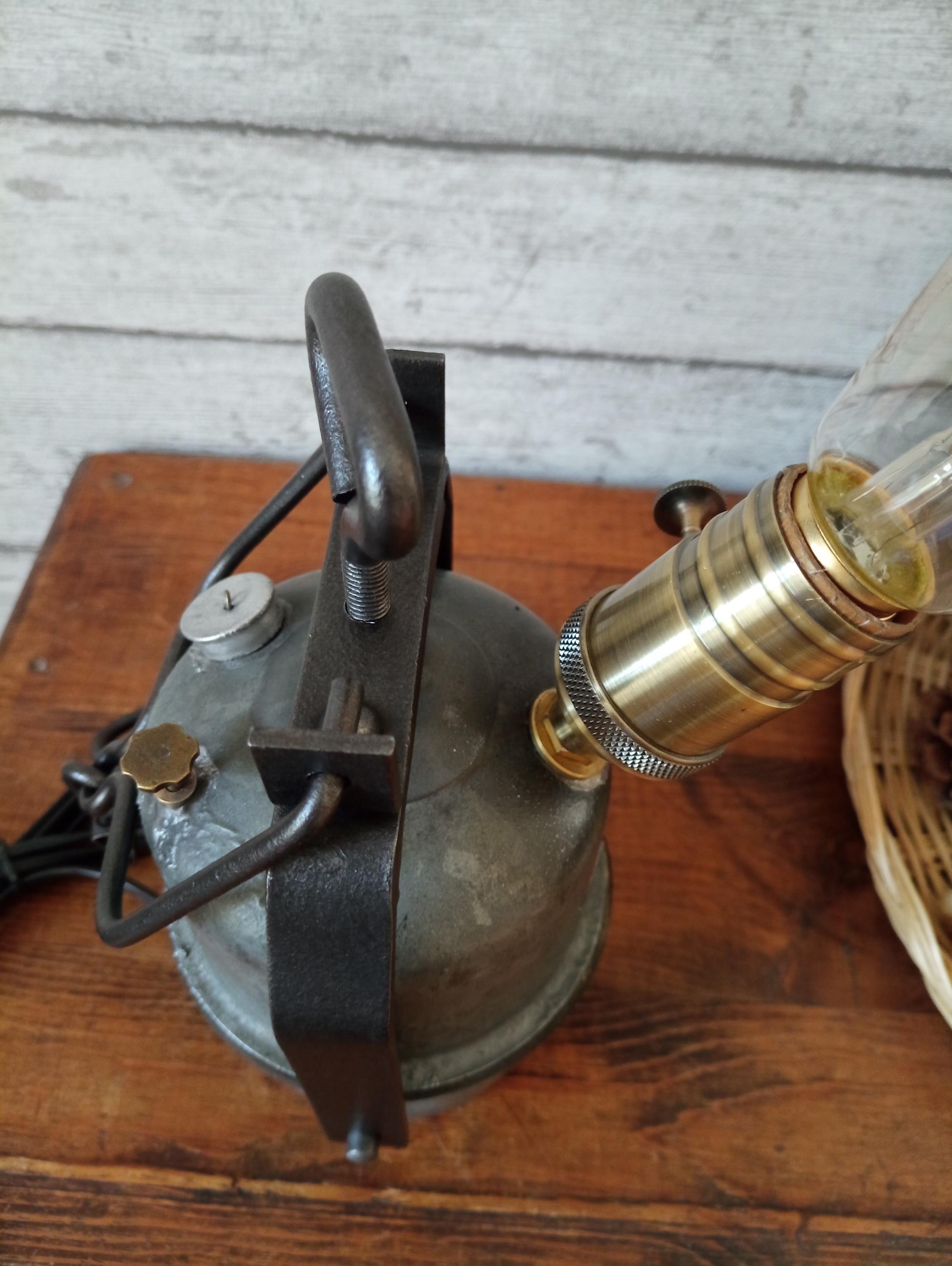 Ancienne Lampe De Mineur à Carbure - Fabrication Française