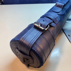 Tubo de cuero para brochetas. Estuche para herramientas de parrilla. Soporte para accesorios de barbacoa. Regalo hecho a mano para él. Cocina al aire libre. Almacenamiento duradero.