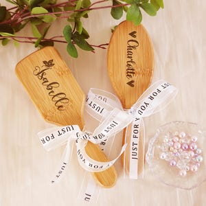 Personalized Bridesmaid Comb, Custom Name Comb, Bridesmaid Proposal Gift, Best Friend Gift, Engraved Wooden Hair Comb, Gift for Women