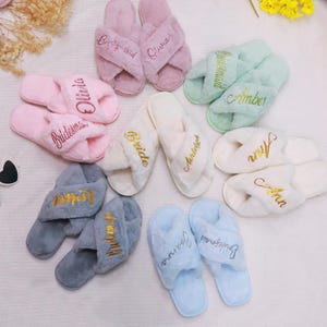 Personalized Gift Fluffy Slippers, Fluffy Bride Bridesmaid Slippers, Bridesmaid Gifts Proposal, Bachelorette Party, Bridesmaid Slippers
