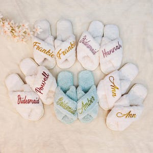 Custom Fluffy Slippers, Custom Bride Slippers, Bride Slipper Personalized, Fluffy Bridesmaid Slippers, Bridesmaid Gifts