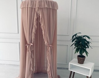 Canopy taupe with ruffles