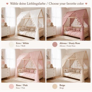 Puede incluir: Cuatro im&aacute;genes de camas infantiles con dosel en colores Ecru/Blanco, Altrosa/Rosa Polvo, Rosa/Rosa y Beige. Cada cama tiene un marco de madera, tela drapeada y almohadas decorativas. El texto "Choose your favorite color" est&aacute; en la parte superior.