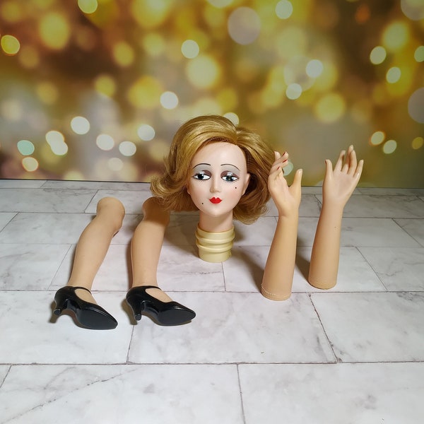 Muñeca de plástico vintage Cabeza, brazos, piernas. Piezas de muñecas, para repintar, revestir, técnica mixta, arte alterado, bricolaje, ooak, reciclado. Suministro de artesanía