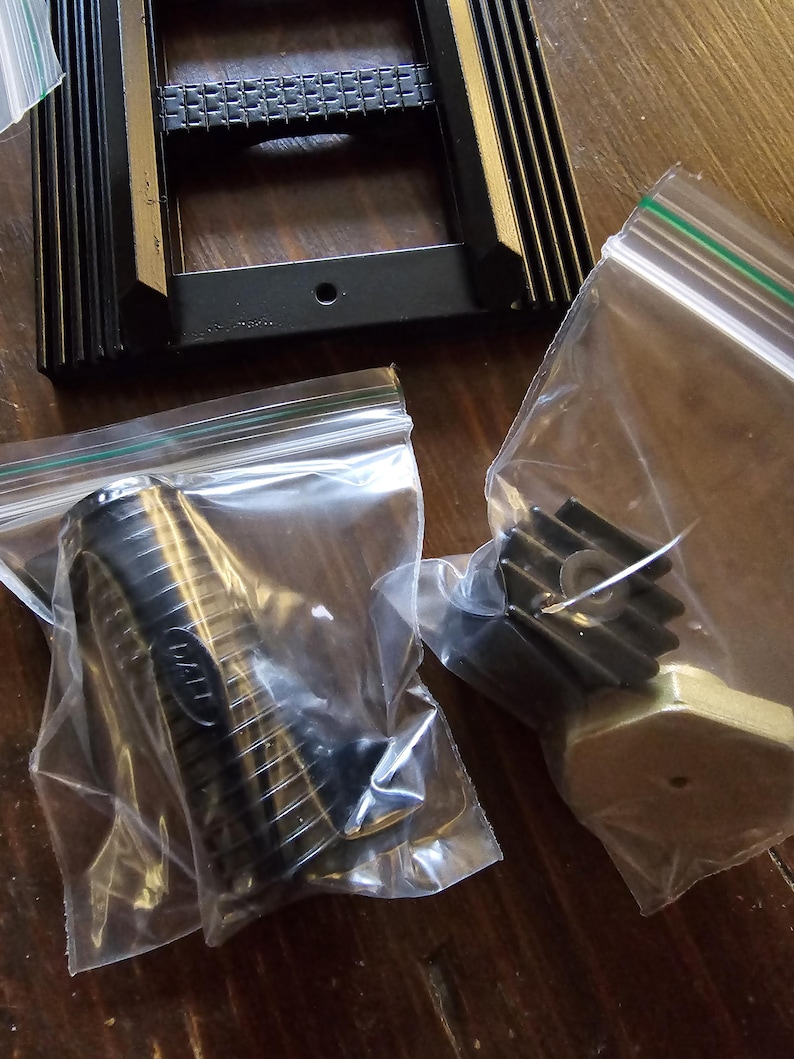 Kit de actualización de mochila de protones / Estructura del propulsor, válvulas Clippard y juego de perilla de manivela / Resina con acabado a mano / Piezas de utilería de Cazafantasmas imagen 13