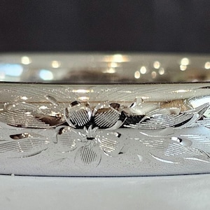 Vintage Etched Sterling Silver Hinged Bangle Bracelet. Super pretty!