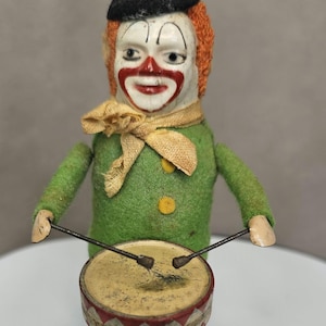 Vintage German Schuco key wind up mechanical tin working clown! Green felt jacket!!
