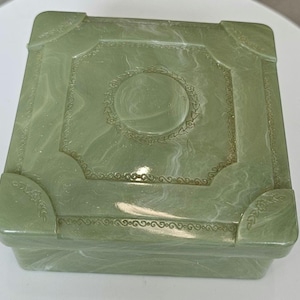 Vintage Green square Hard Plastic / possibly Lucite Vanity Trinket Box Art Deco.