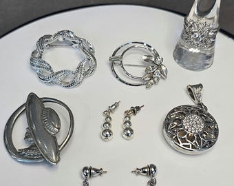Vintage Jewelry Lot: Brooches, Ring, Earrings, Pendant