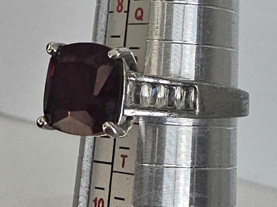 Vintage Cushion-Cut Garnet Statement Ring, Size 9 - image 2
