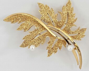 Crown Trifari Large Vintage Hallmarked Gold Tone Brooch Leaf With