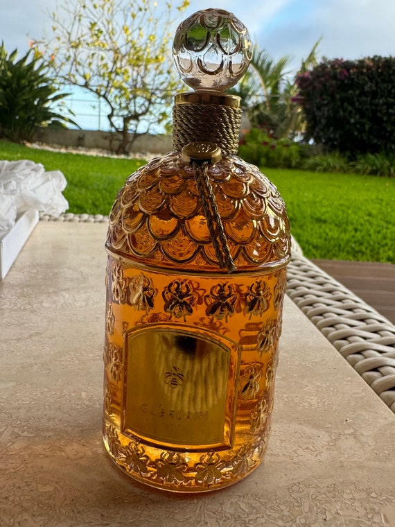 GUERLAIN SHALIMAR ビーボトル 250ml GUERLAIN SHALIMAR Extrait 125ml Golden Bee Bottle - Etsy