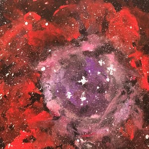 Peut inclure: Peinture abstraite à l'aquarelle d'une nébuleuse dans l'espace. L'œuvre présente un nuage central violet et rose entouré de teintes rouges et noires, avec des mouchetures blanches dispersées, ressemblant à des étoiles.