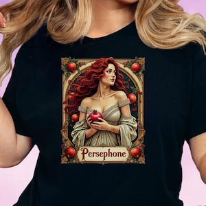 Maglietta con la carta dei tarocchi della dea Persefone, maglietta estetica della mitologia oscura per donna, maglietta greca con grafica alternativa e design a melograno.