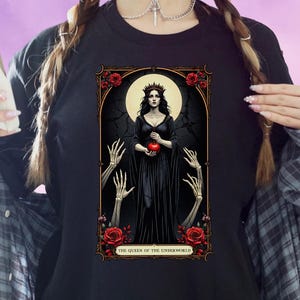T-shirt gothique de carte de tarot Perséphone, t-shirt reine des enfers, chemise mythologie sombre, vêtements graphiques alternatifs, cadeaux déesse grecque