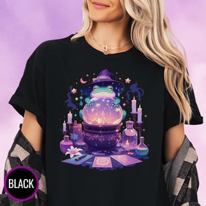 Camiseta de rana bruja espeluznante y adorable, camiseta estética de cartas del tarot Harajuku, top de bola de cristal de rana mágica gótica pastel, regalo de Fairycore y Kawaii para ella