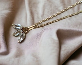 Schöne Japanische Schlüsselbein Halskette | Kettenanhänger, minimalistische Kette, Kette Edelstein, Ästhetische Halskette, kleines Geschenk, mond
