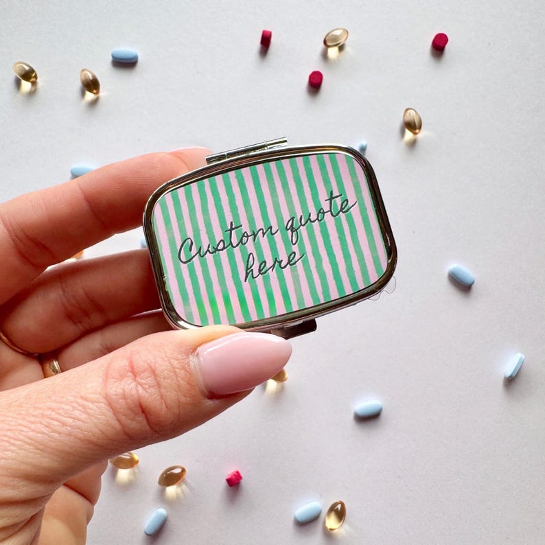 Pastillero personalizado: Pastillero a rayas, pastillero personalizado para la resaca, pastillero personalizado para medicamentos y vitaminas, pastillero bonito imagen 4