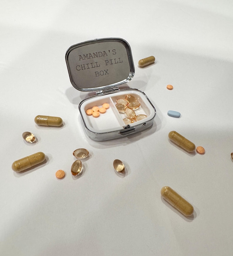 Benutzerdefinierte Pillendose mit Gravur: Fischdose Medikament Box Sardinen Liebhaber Trendy Sardine Geschenk Vitamin Container Benutzerdefinierte Pillendose Bild 7
