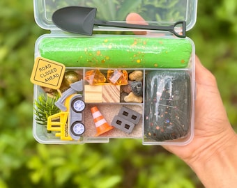 construction fun size kit, Play-Doh kit, construction toys, busy box, sensory kit, boys gift, builder, excavator, on the go Age 3+