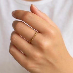 Filigraner Tricolor-Ring – Kugel-Design in Gold, Silber & Roségold - Stretchring - 18K Gold, 925 Silber oder Roségold gefüllten Perlen