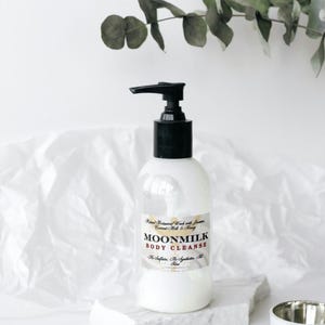 Moonmilk Body Cleanse-Natural Body Wash with Coconut Milk, Honey, Aloe & Jasmine | Moisturizing Vegan Skincare | Soft Glow Ritual