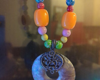 Collana lunga con pendente