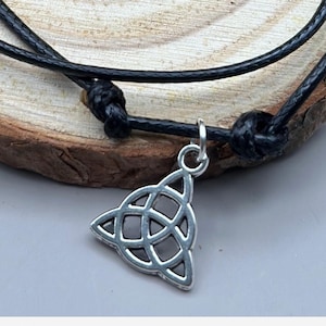 Minimalist Celtic Trinity Knot Bracelet | Stacking Rope Jewelry I Fidget Knots for Tactile Stress Relief I Eternity, Balance, Interconnected