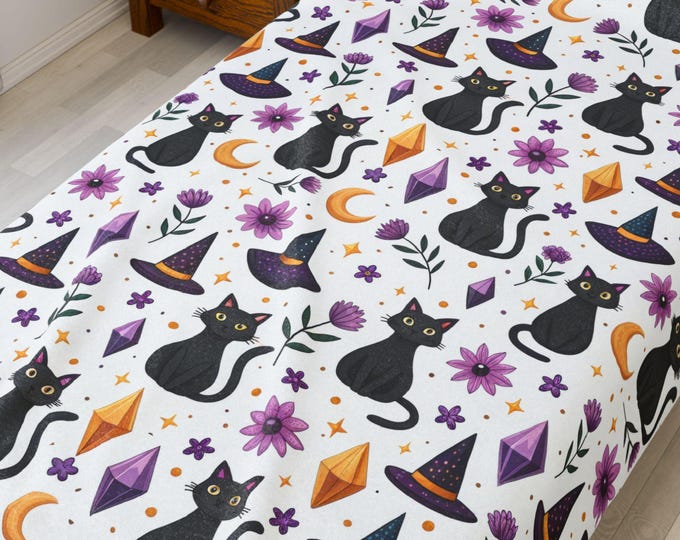 Witchy Black Cat Plush Blanket: Gothic Halloween Decor