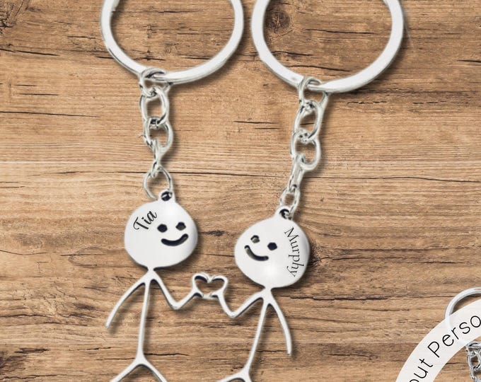 Personalized Stick Figure Heart Keychain Set: Engraved Name Pendants for Couples or Besties