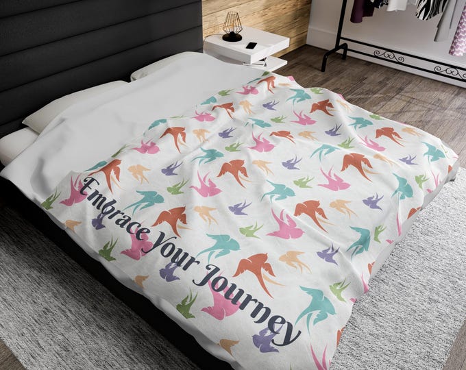 Personalized Swallow Bird Plush Blanket | Custom Velveteen Throw | Cozy Cartoon Bird Design | Animal Lover Gift | Soft Sofa Home Decor