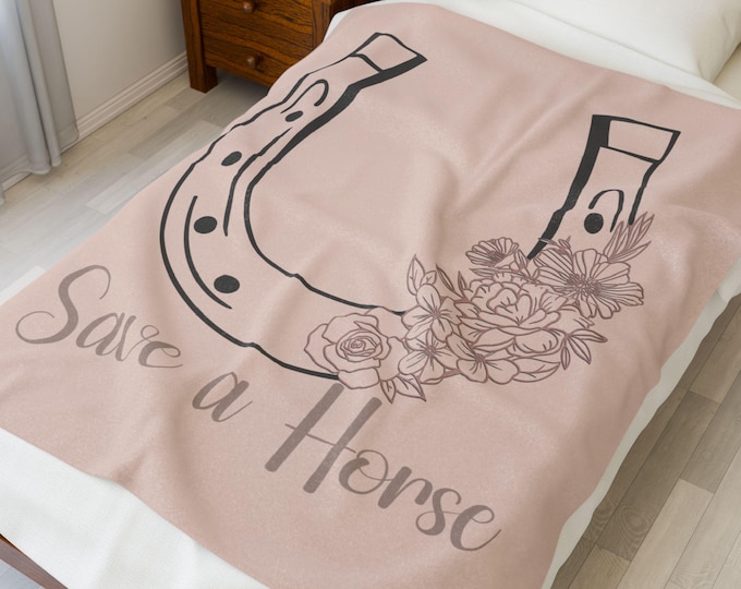 Floral Horseshoe Velveteen Throw Blanket: Blush Western Decor