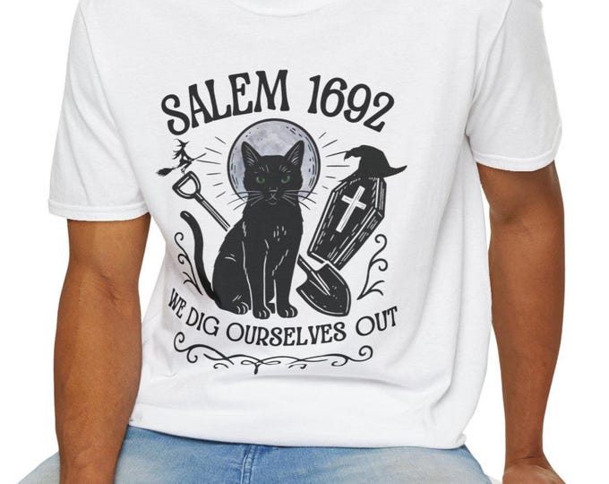 Salem 1692 Black Cat T-Shirt | Spooky Gothic Witchcore Shirt | Halloween Unisex Tee XS-5XL | Graveyard Cat Moon Graphic | Year-Round Creepy