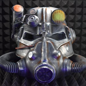 T45d Power Armor Helmet (Classic Apocalypse Metal Paint) - Cosplay Replica - Glow in the Dark Lamp - VacuumFormed + Hand-Painted & Weathered