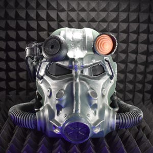 T60 Power Armor Helmet (Pre-War Military Green Paint) - Cosplay Replica - Glow in the Dark Lamp - Vacuum-Formed + Hand-Painted & Weathered