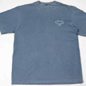 T-shirt med streetwear-tema och överdimensionerad design