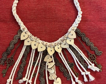 Handgefertigte Seil-Halskette mit Herz und Schlüssel (56cm)