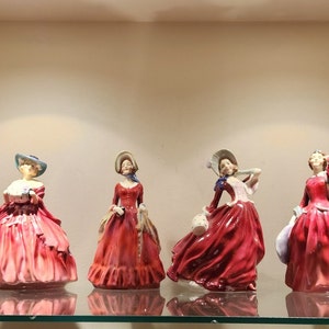 Royal Doulton - Beautiful group of ladies figurines, Excellent Condition, Vintage Bone China - Group B