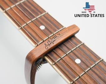 Personalized Metal Guitar Capo with Wood Grain, Custom Message, Engraved Guitar Pick, Birthday Gift, Fathers days Gift for Guitarists