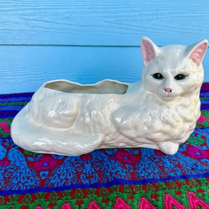 Vintage white cat planter, ceramic planter, ceramic cat figurine