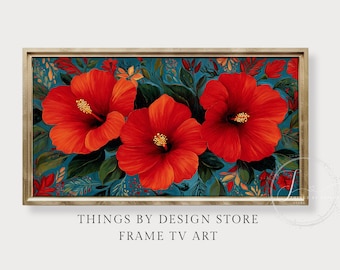 Puede incluir: Una obra de arte enmarcada con tres vibrantes flores de hibisco rojo con estambres amarillos sobre un fondo verde azulado con hojas verdes y otros elementos florales. La obra de arte está etiquetada como "THINGS BY DESIGN STORE FRAME TV ART".